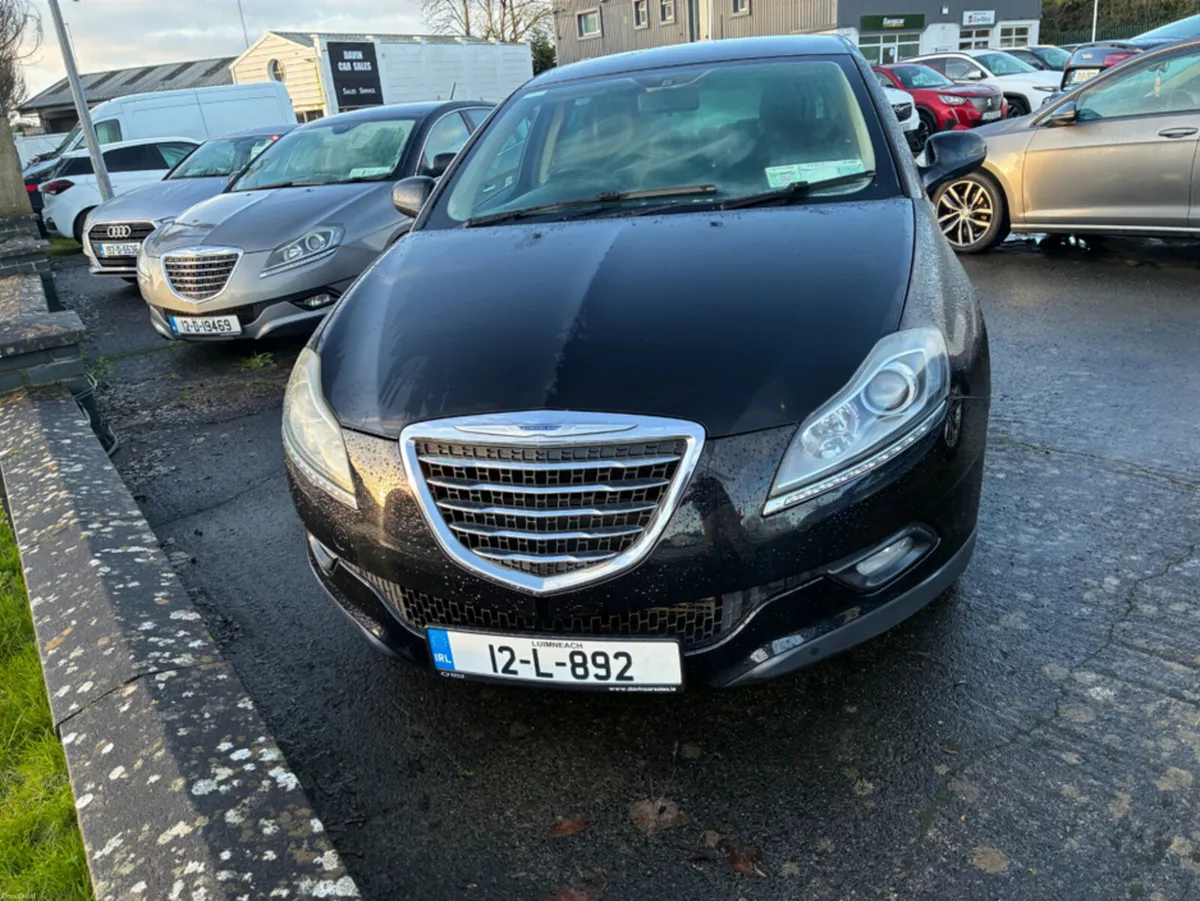 Chrysler Delta 1.6 M-JET 120 SR 5DR 120BHP - Image 2