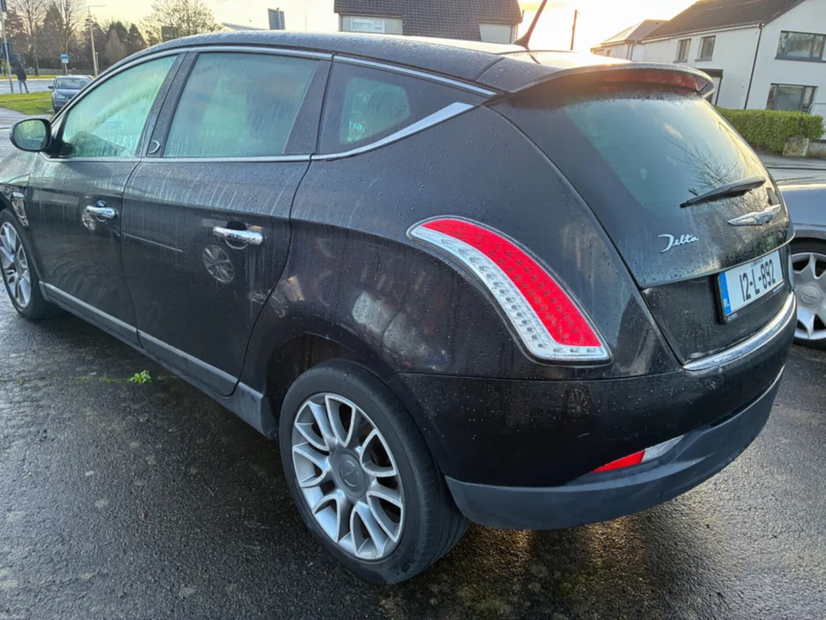 Chrysler Delta 1.6 M-JET 120 SR 5DR 120BHP - Image 3