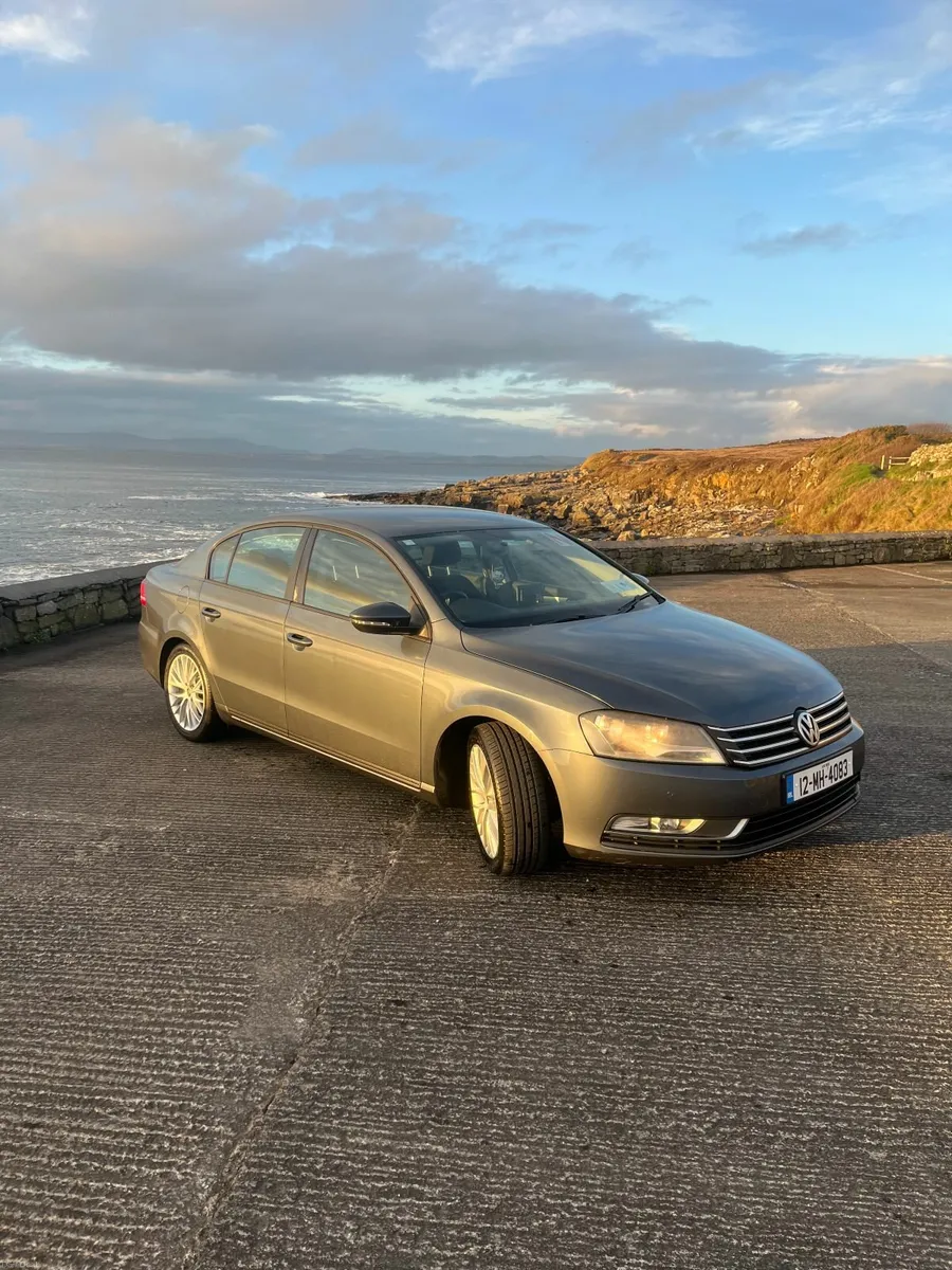Volkswagen Passat 2012 - Image 1