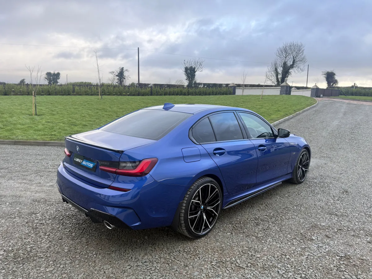 212 BMW 330E M - SPORT - Image 3