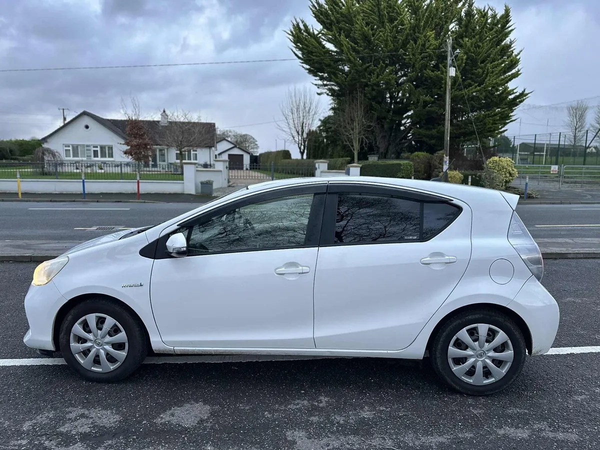 Toyota aqua - Image 2