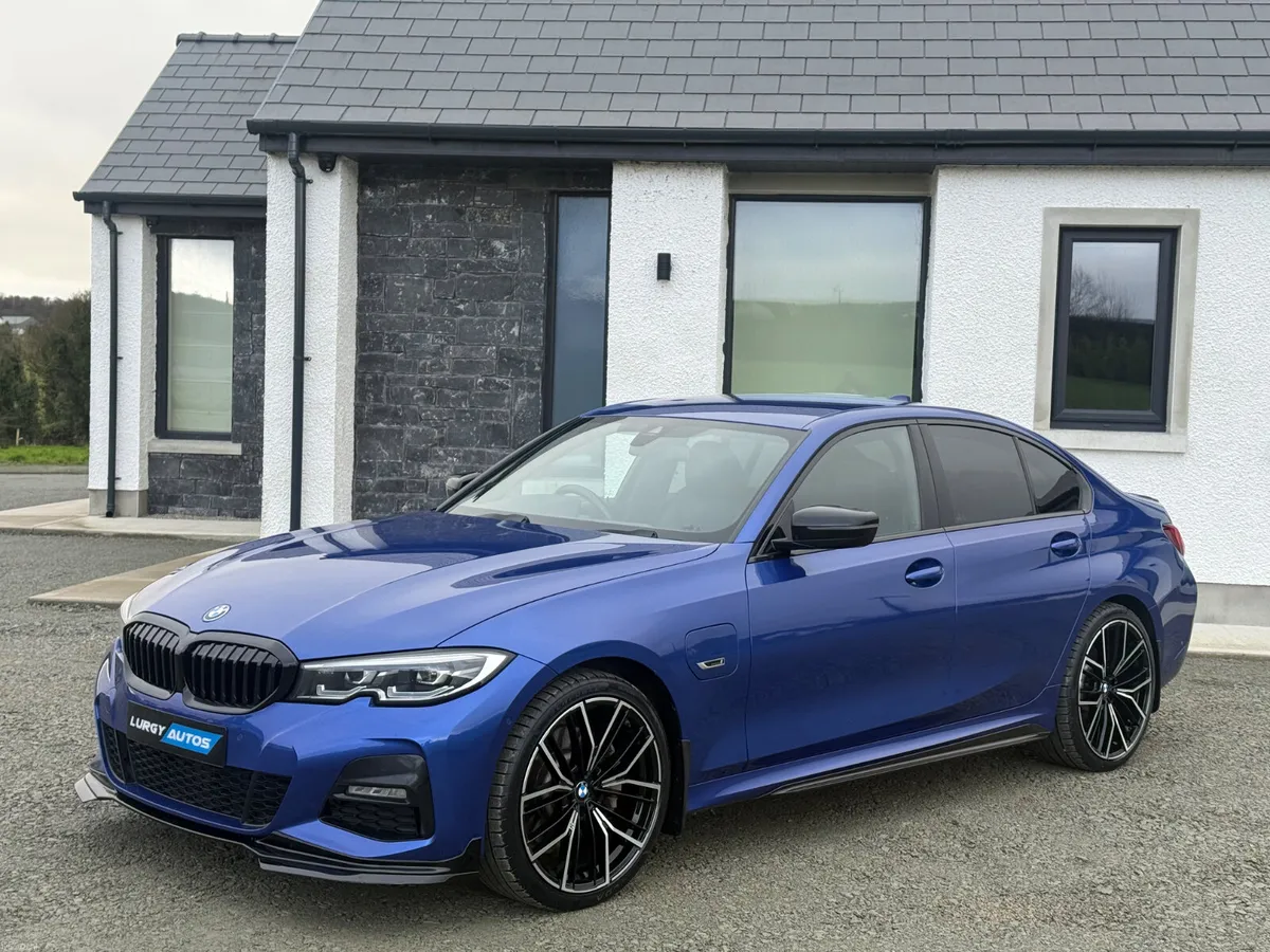 212 BMW 330E M - SPORT - Image 1