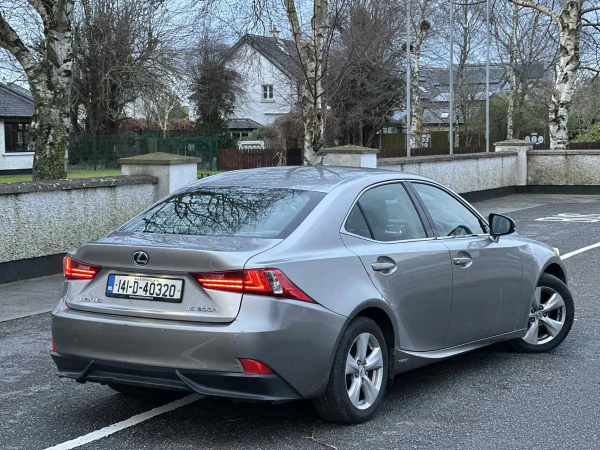 Lexus is300h - Image 3