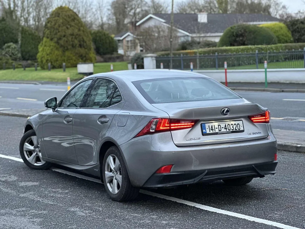 Lexus is300h - Image 4