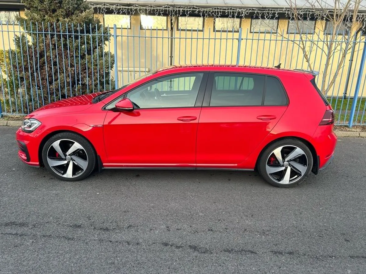 2017 Volkswagen Golf GTI - Image 2