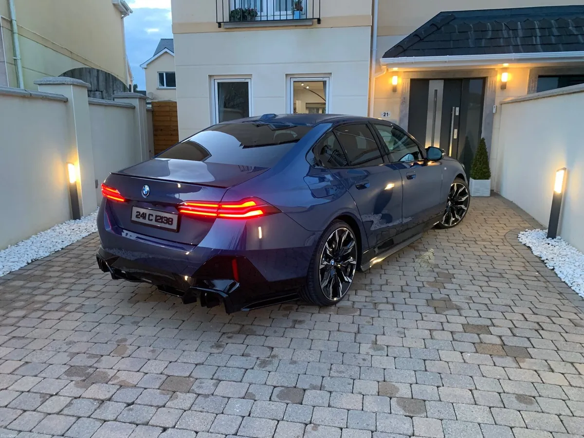BMW 5-Series 2024 - Image 2