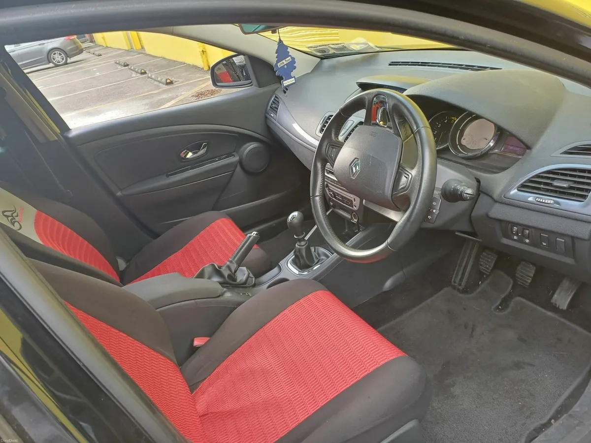 Renault Megane 2015 - Image 2