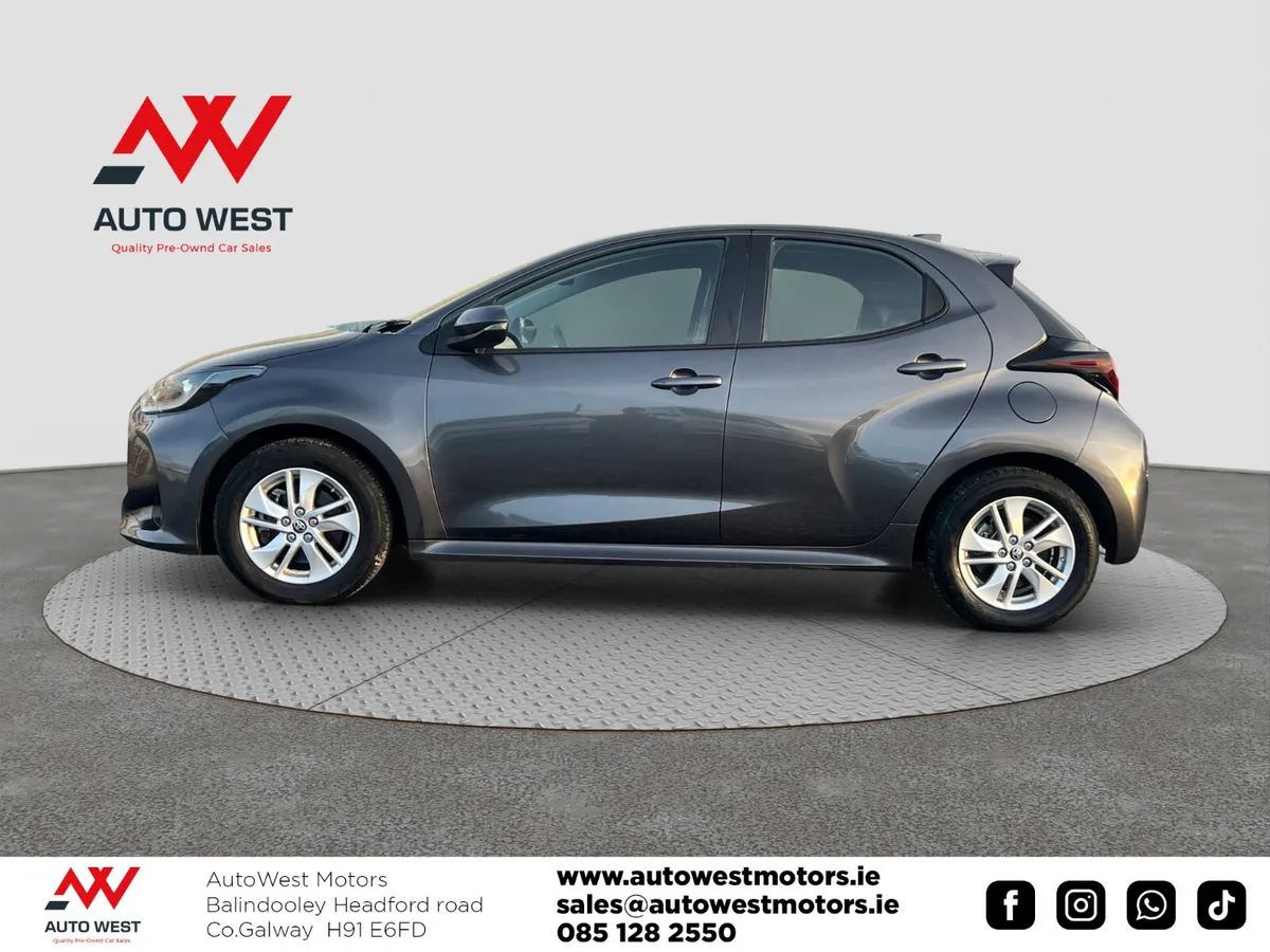 2022 Toyota Yaris 1.5 Self-Charging Hybrid - Image 3