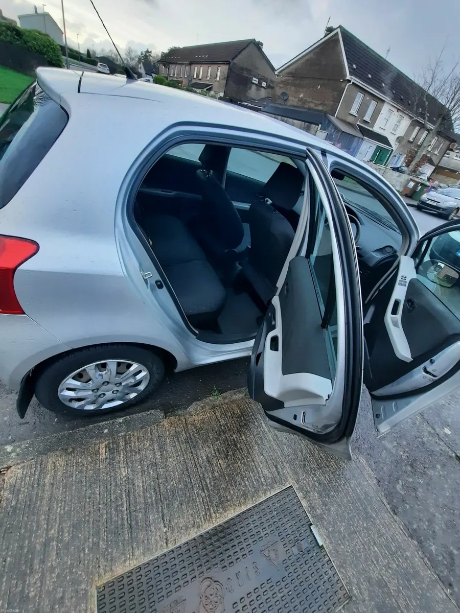 Toyota Yaris 2008 - Image 2