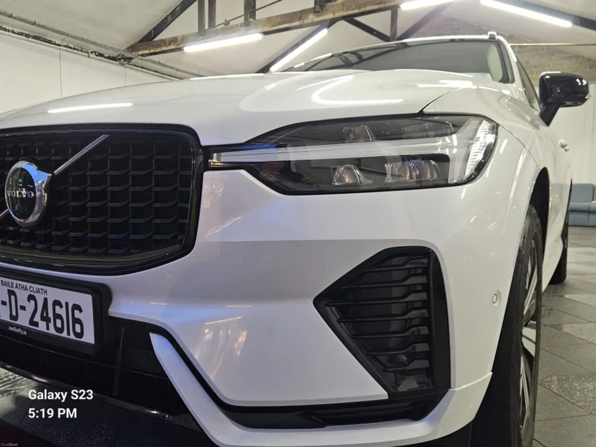Volvo XC60 T6 PHEV PLUS DARK AWD 5DR AUTO - Image 3