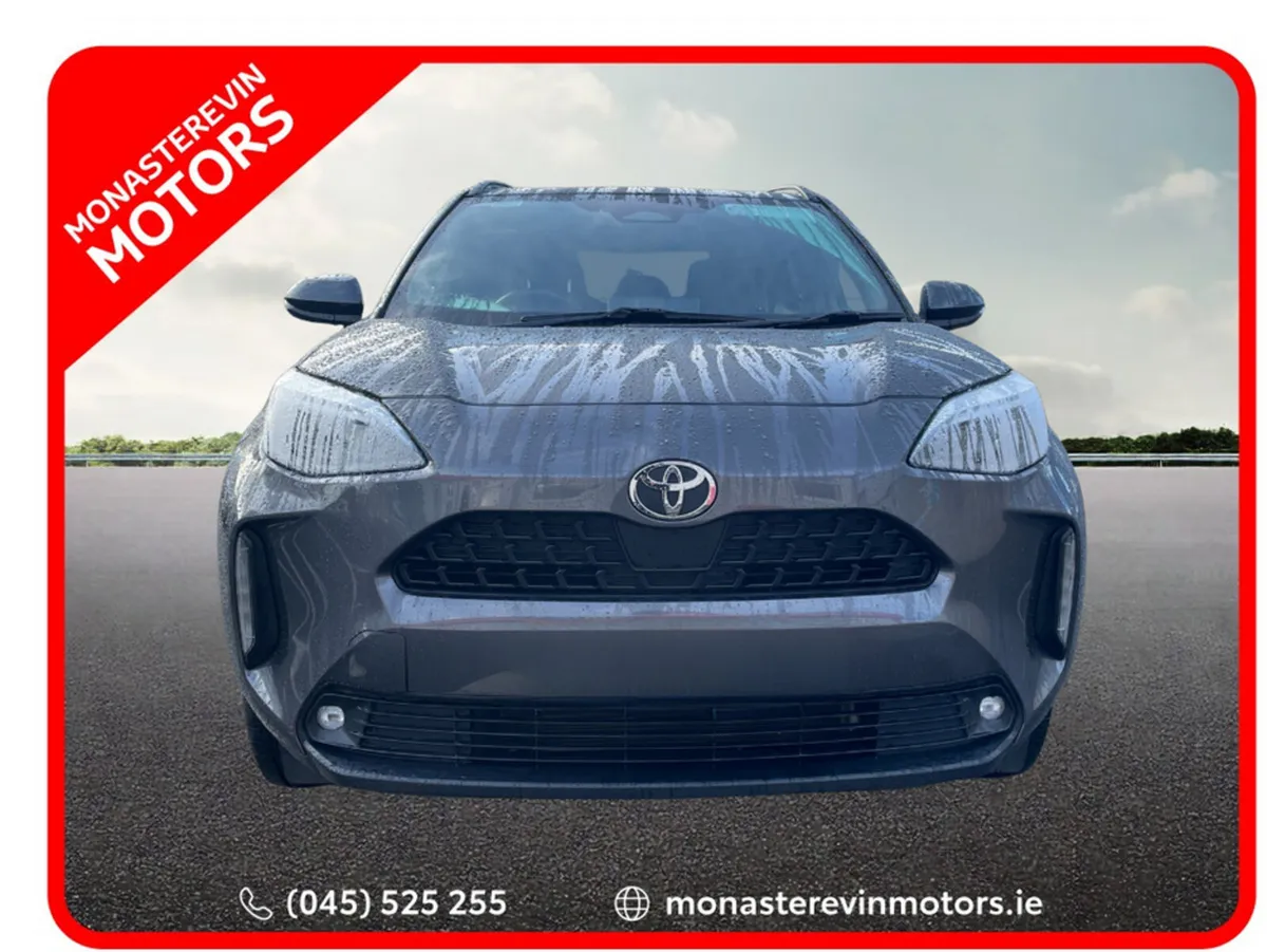 Toyota Yaris Cross LUNA SPORT MON 4DR - Image 2