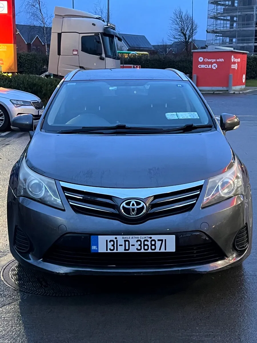 Toyota Avensis 2013 - Image 2