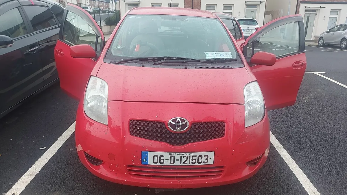 Toyota Vitz 2006 Red Automatic 1.0 L - Image 1