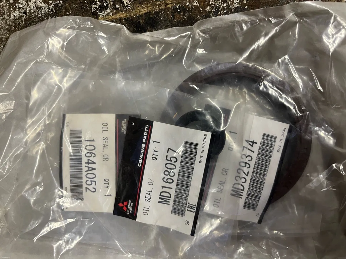 1997  pajero junior new  engine rebuild parts - Image 2