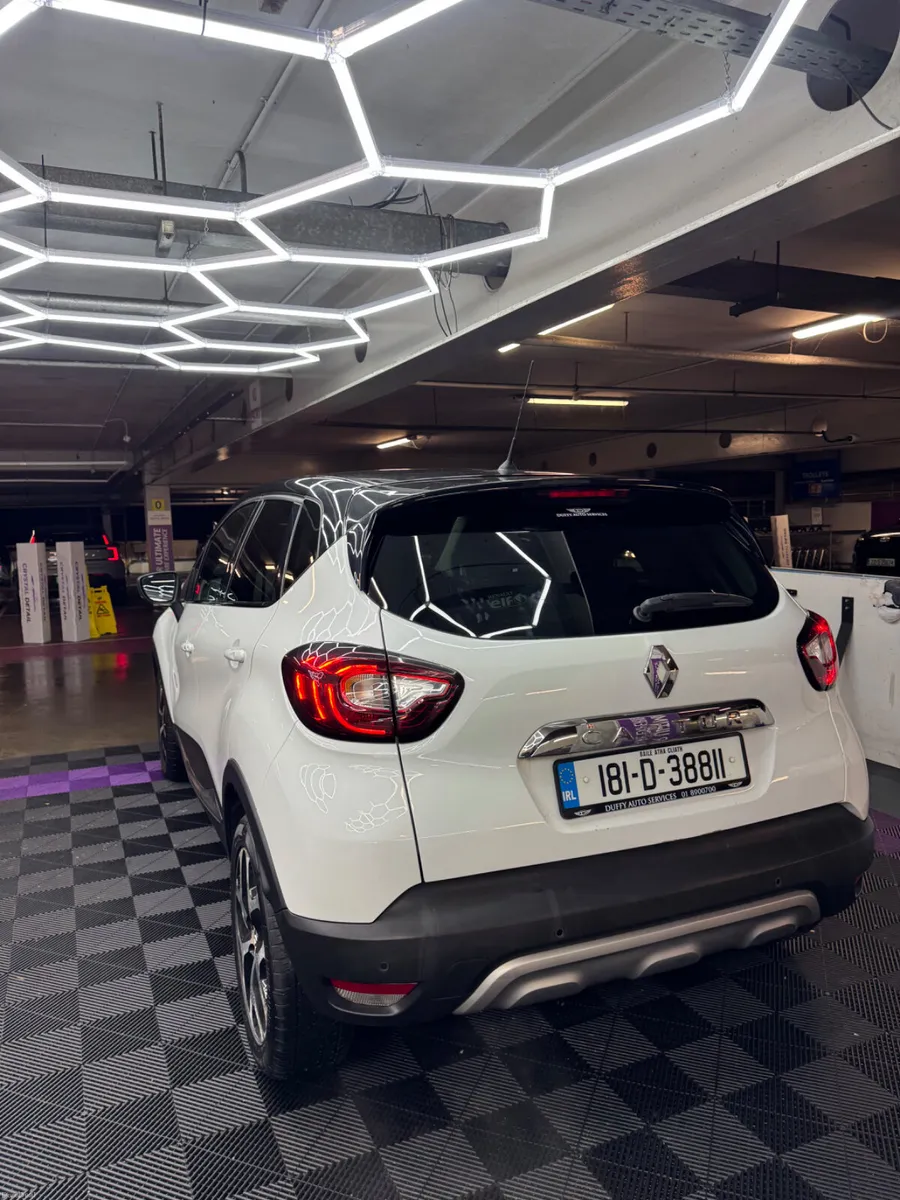 181 Renault Captur 1.OL VERY HIGH SPEC - Image 2