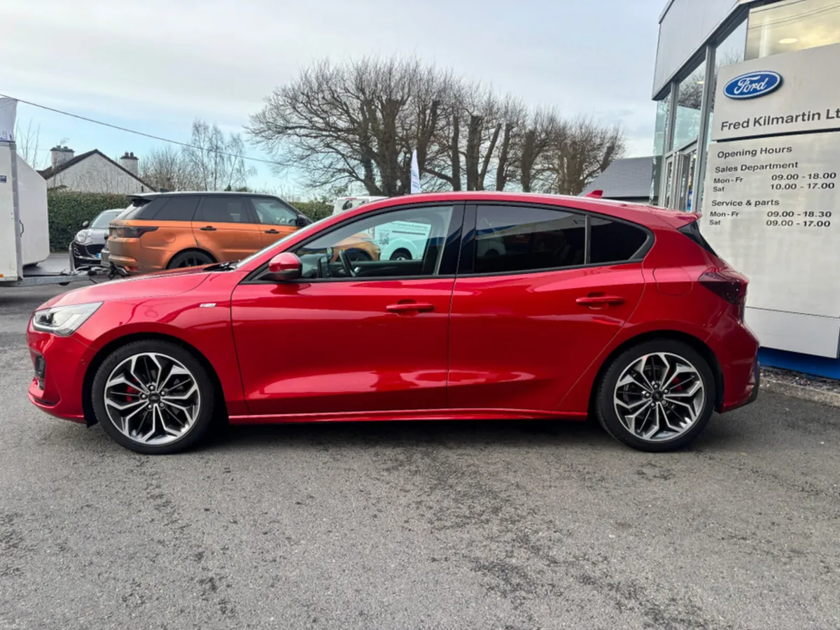 Ford Focus ST-LINE X 5DR 1.0T 125 MH - Image 2