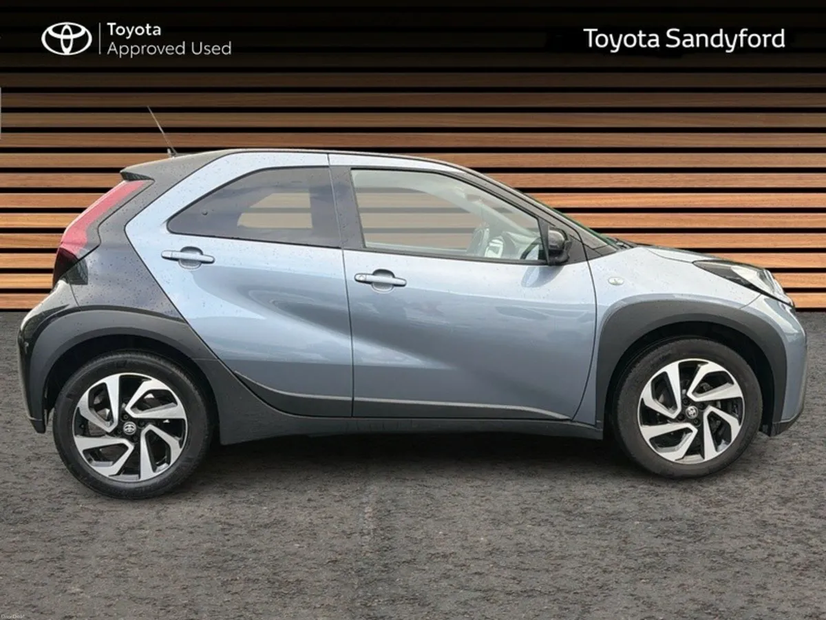 Toyota Aygo X DESIGN // NEW MODEL // REAR CAMERA / - Image 3