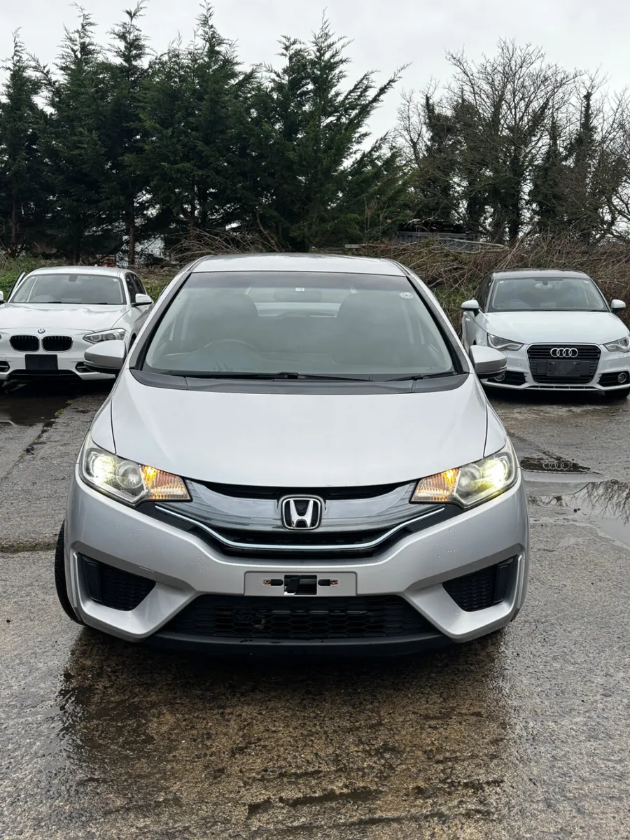 Honda fit 1.5 Auto Hybrid 54000kms 2014 - Image 3