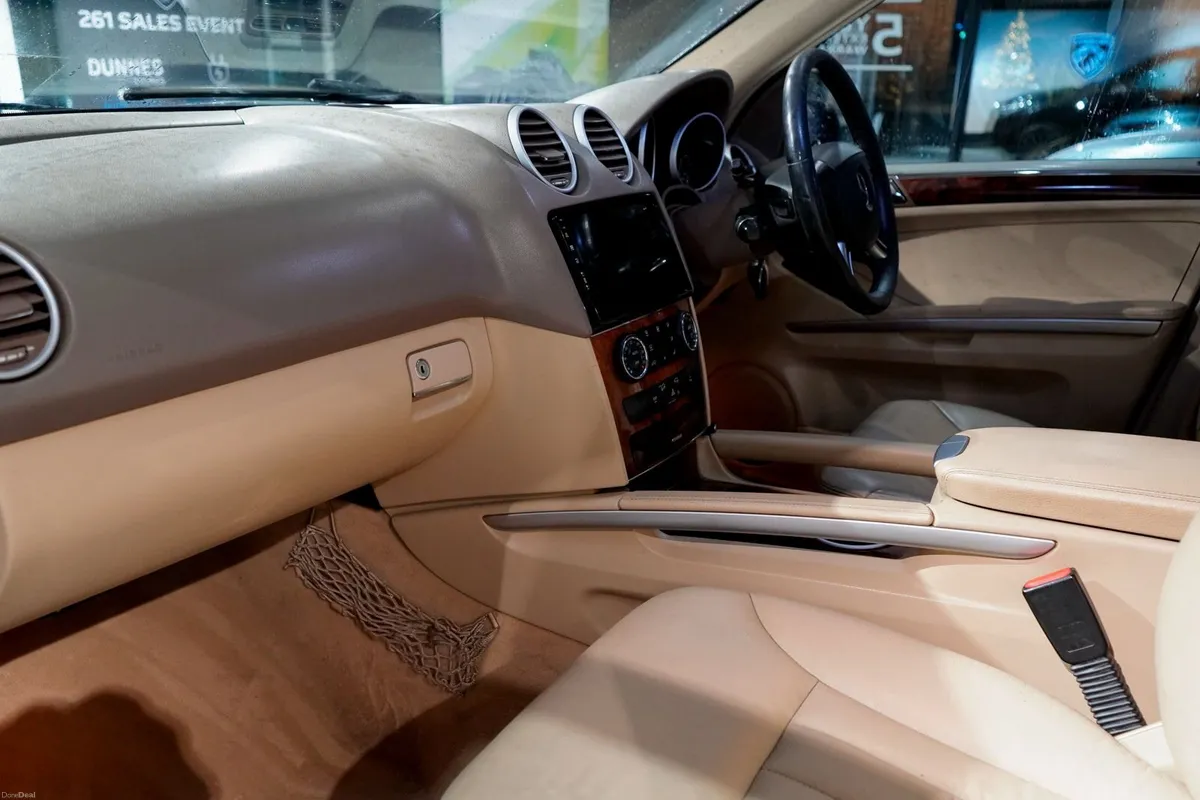 Mercedes-Benz M-Class 2010 - Image 3