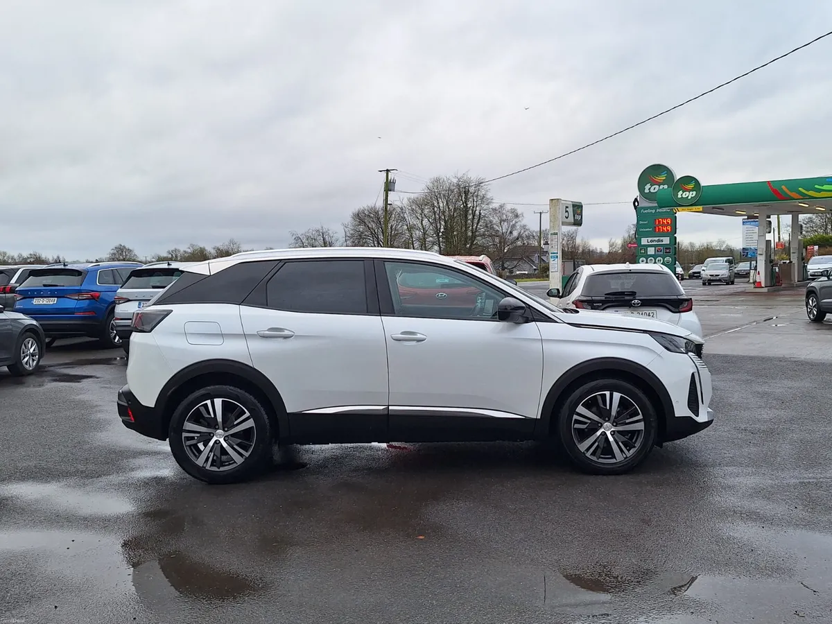 Peugeot 3008 1.5 HDi *High Spec/Immaculate - Image 2