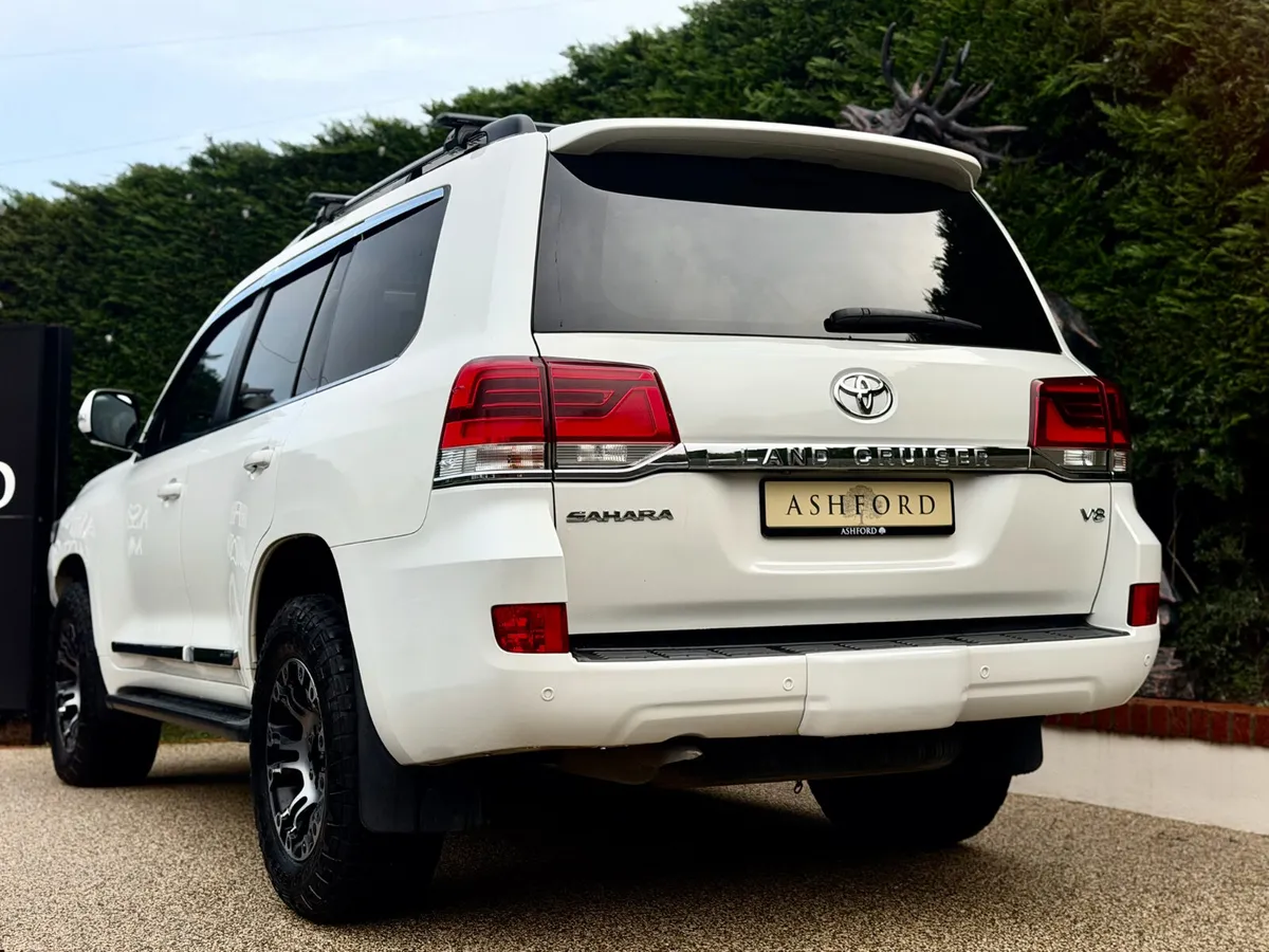 Toyota Amazon 4.5 TDV8 7 SEATER FULLY LOADED - Image 4