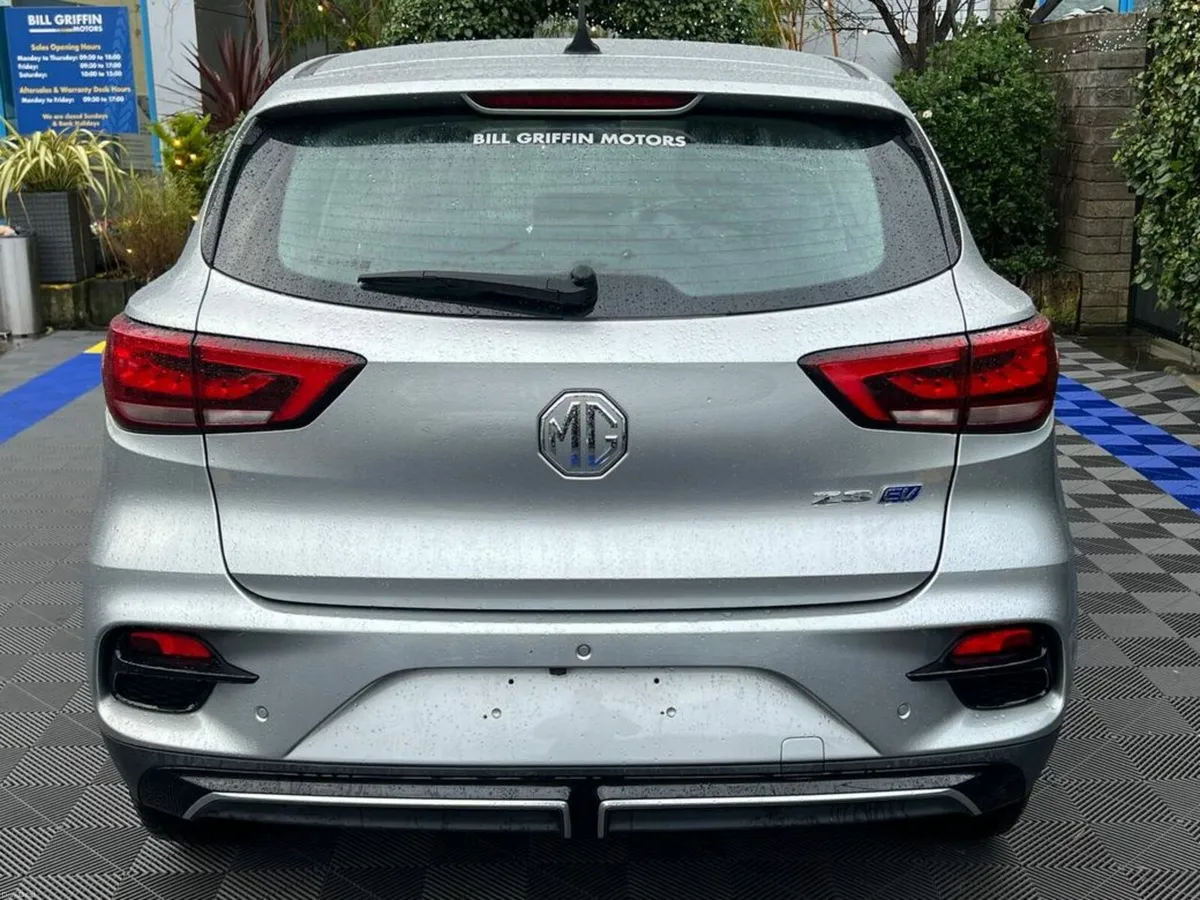MG ZS 73KWH // LONG RANGE MODEL // VERY LOW MILEAG - Image 2