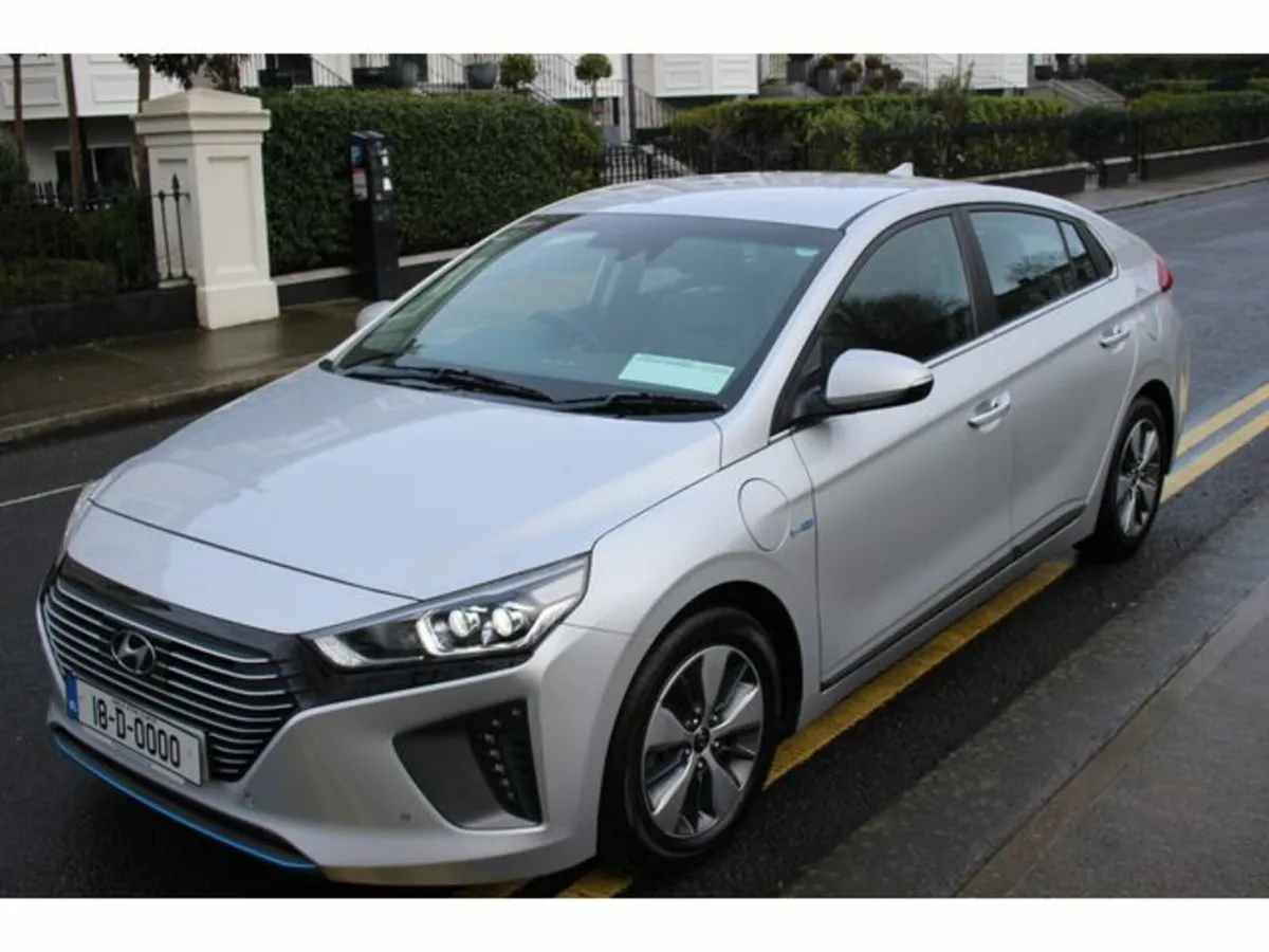 Hyundai IONIQ PREMIUM SE Plug In hybrid - Image 4