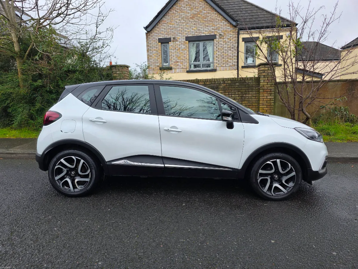 Renault Captur Dynamique NAV TCE 90 P 4DR - Image 2