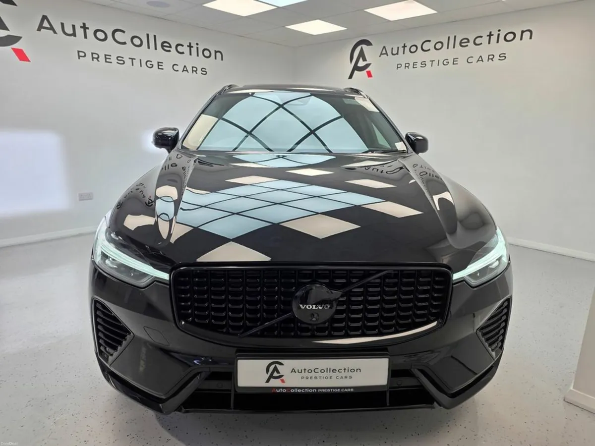 Volvo XC60 **BLACK EDITION PLUS**PHEV**T6** - Image 2