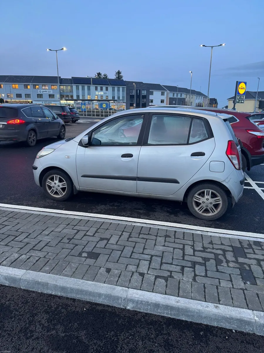 Hyundai i10 2010 - Image 1