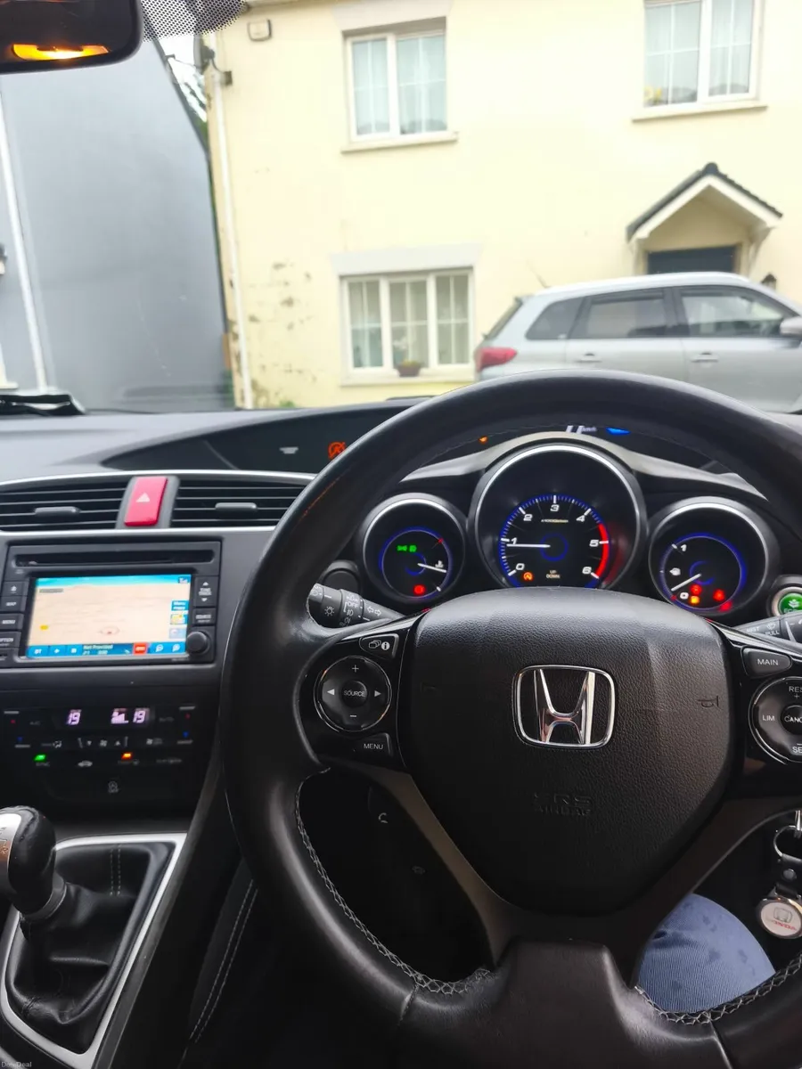 Honda Civic 2014 - Image 2