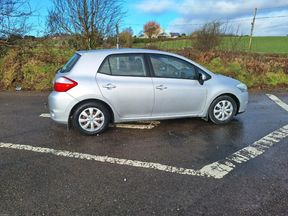 Toyota auris 2011 - Image 1