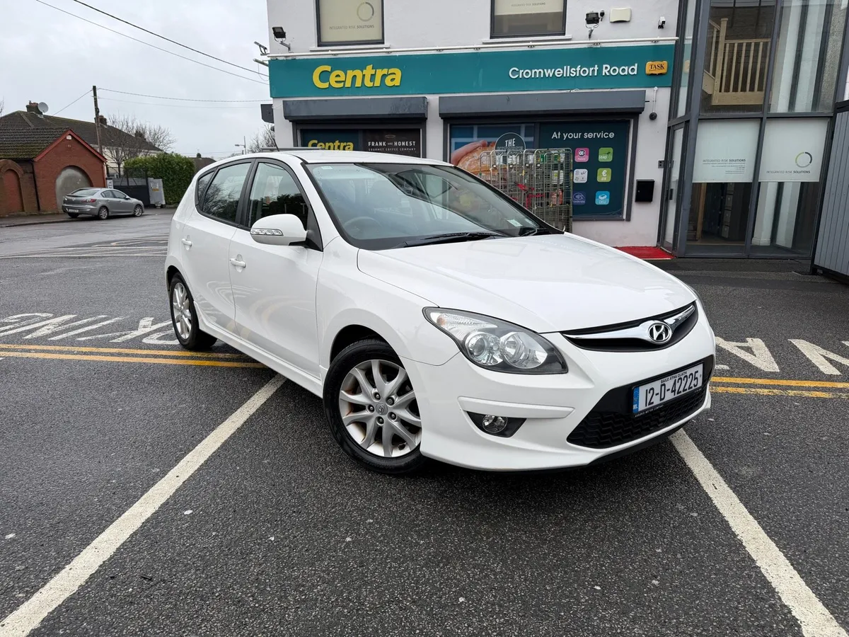 Low mileage 2012 Hyundai i30 - Image 1