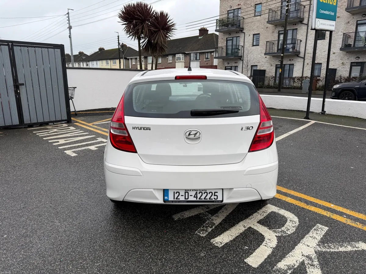 Low mileage 2012 Hyundai i30 - Image 4