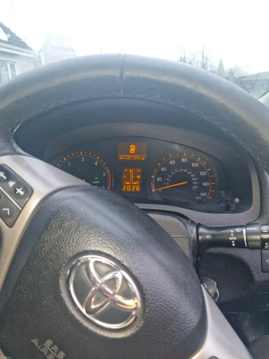Toyota Avensis 09 - Image 4