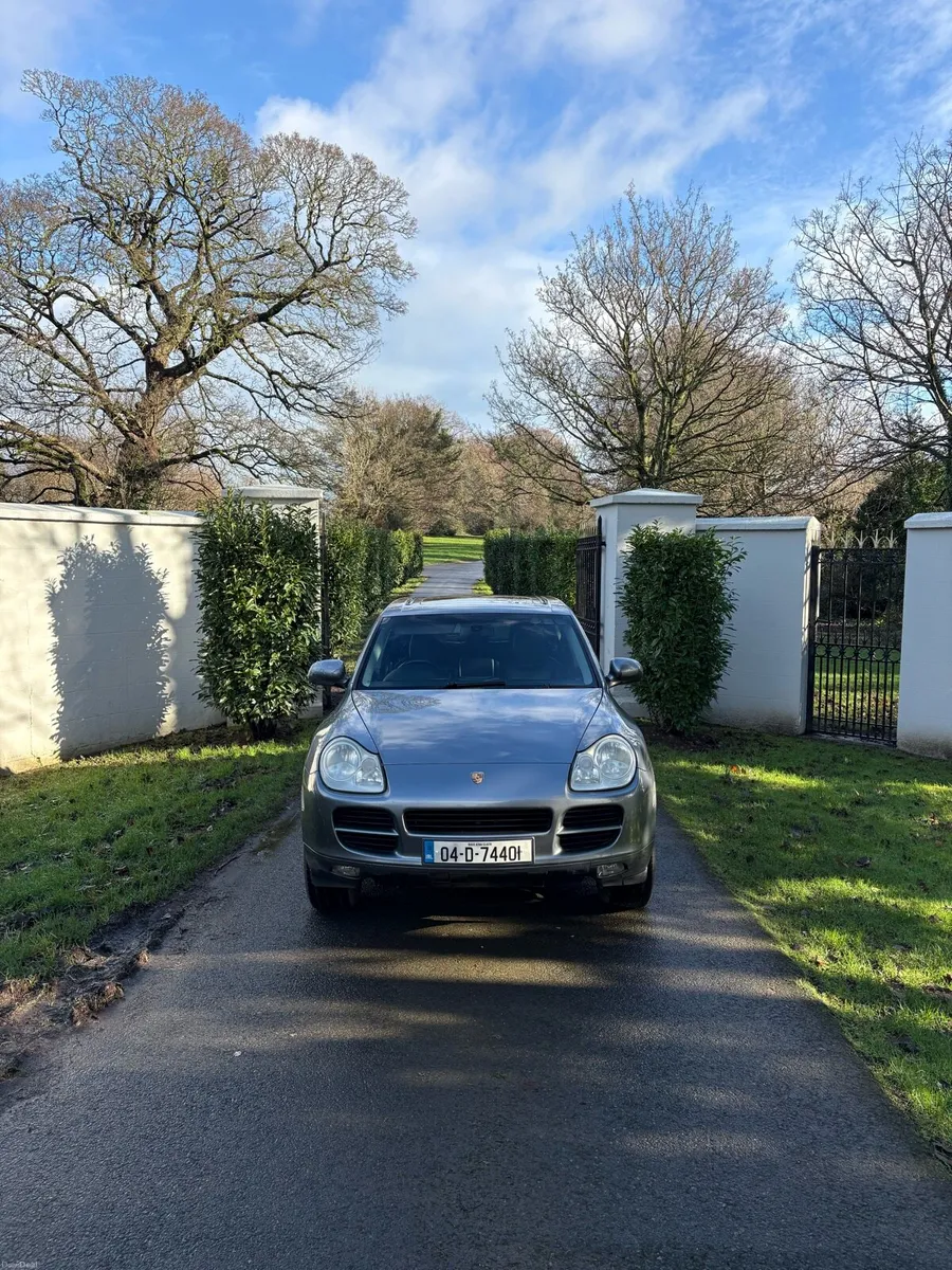 Porsche Cayenne crew cab - Image 1