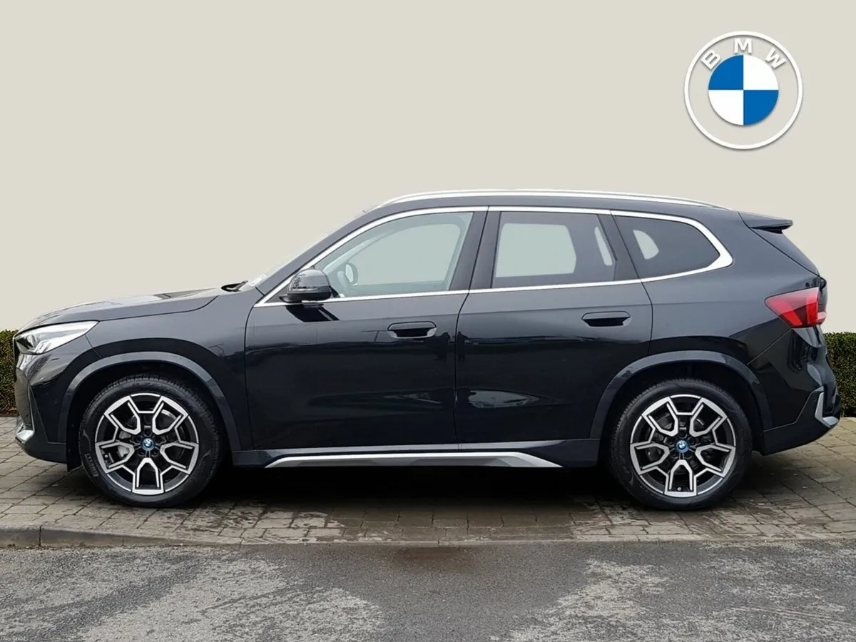 BMW iX1 eDrive20 xLine - Image 4