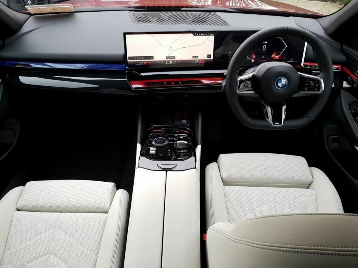 BMW 5-Series 530e M Sport Saloon - Image 4