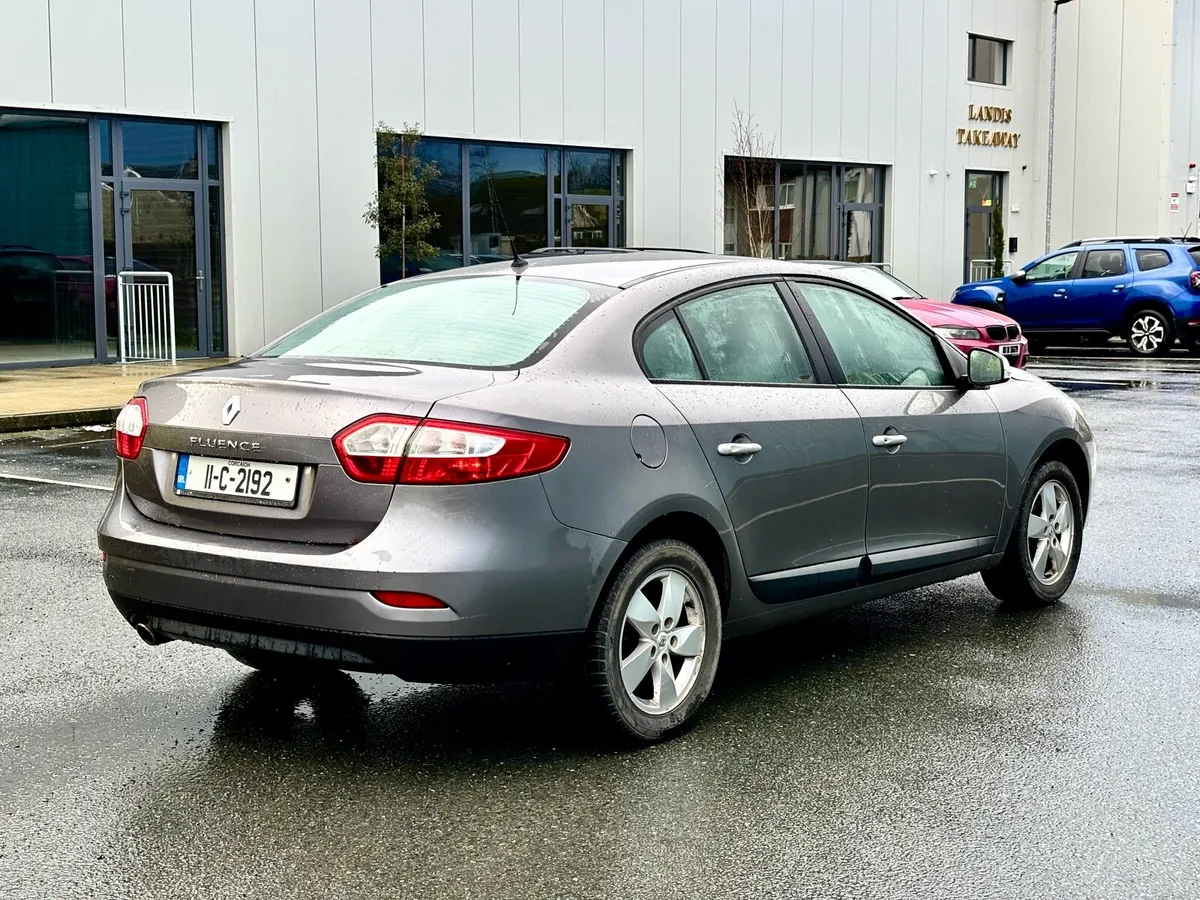 Renault fluence 2011 long nct chep tax - Image 3