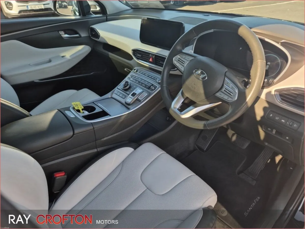 Hyundai Santa Fe 1.6 PHEV 4WD Premium Auto - Image 2