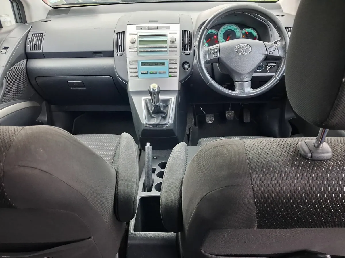 Toyota Corolla 2009 - Image 3