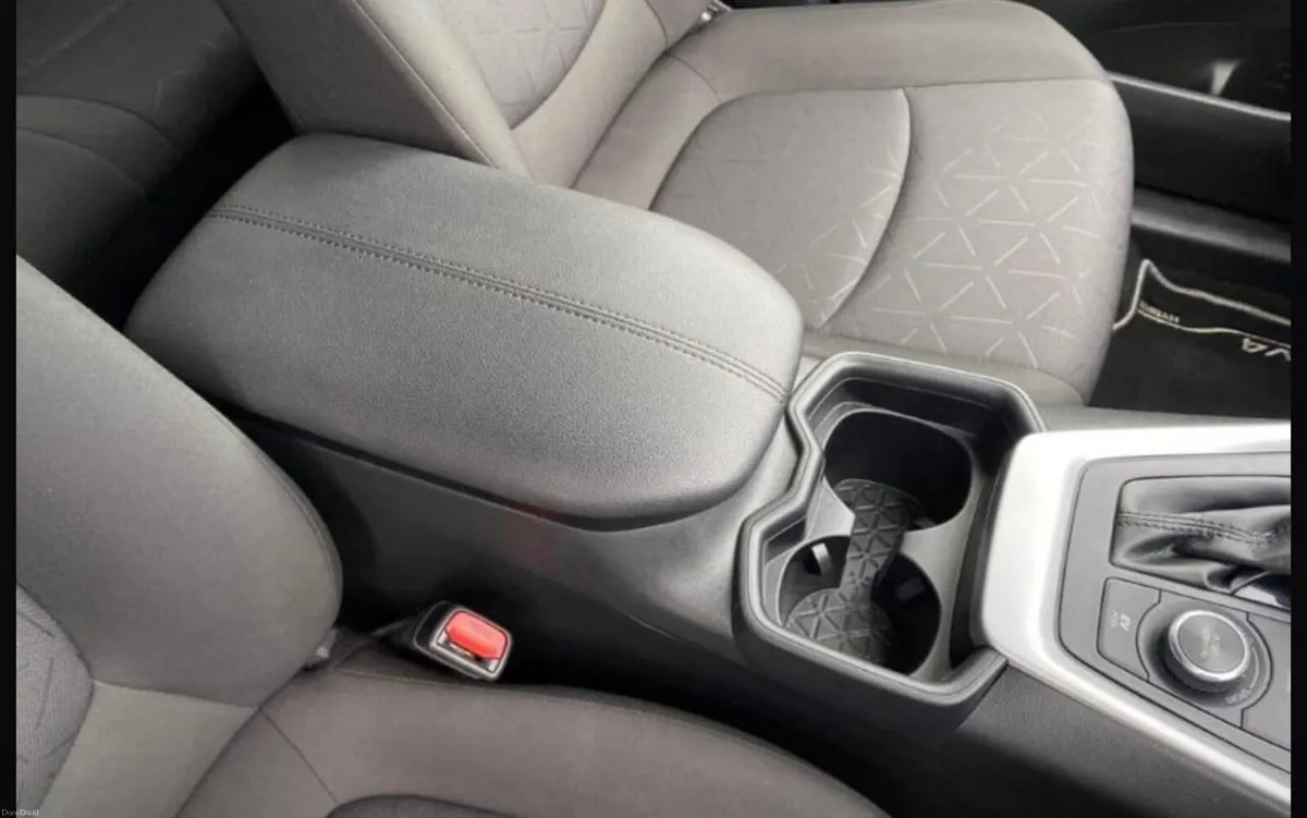 201 Toyota RAV4 Hybrid Automatic - Image 3