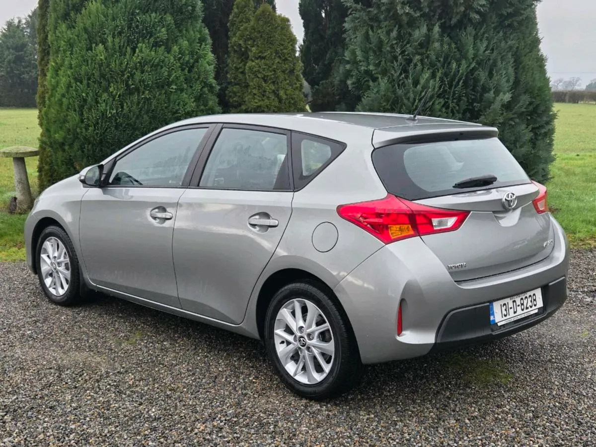 Very Low Mileage Toyota Auris 1.3 VVTi - Image 3