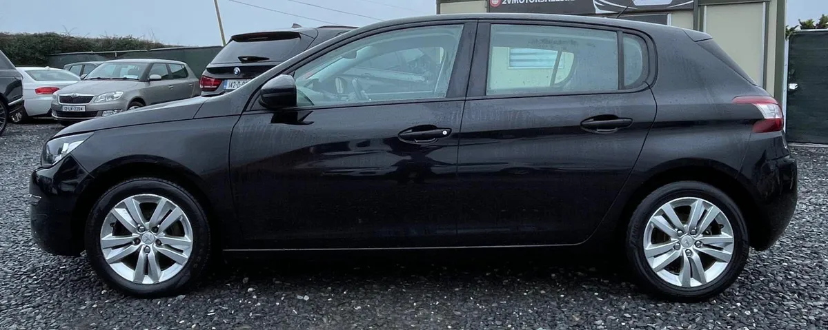 🔵 Peugeot 308 ACTIVE 1.6 HDI 92 4DR LOW KM - Image 3