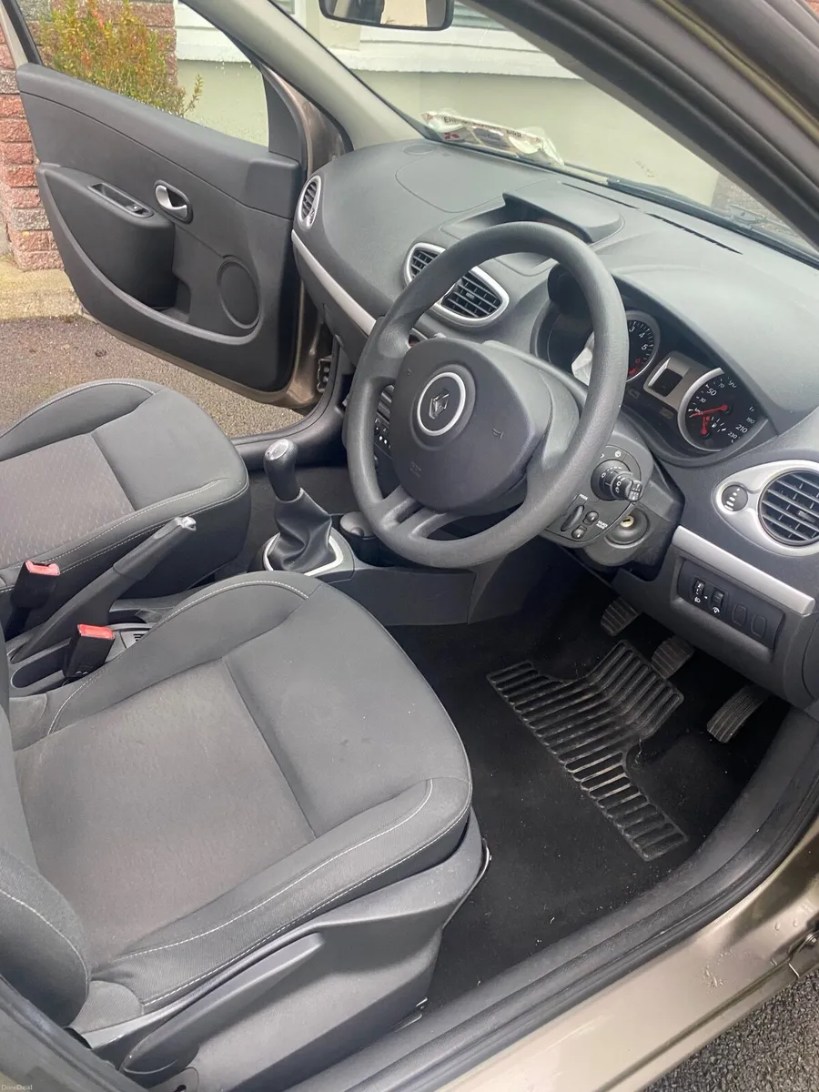 Renault Clio 2010 - Image 3