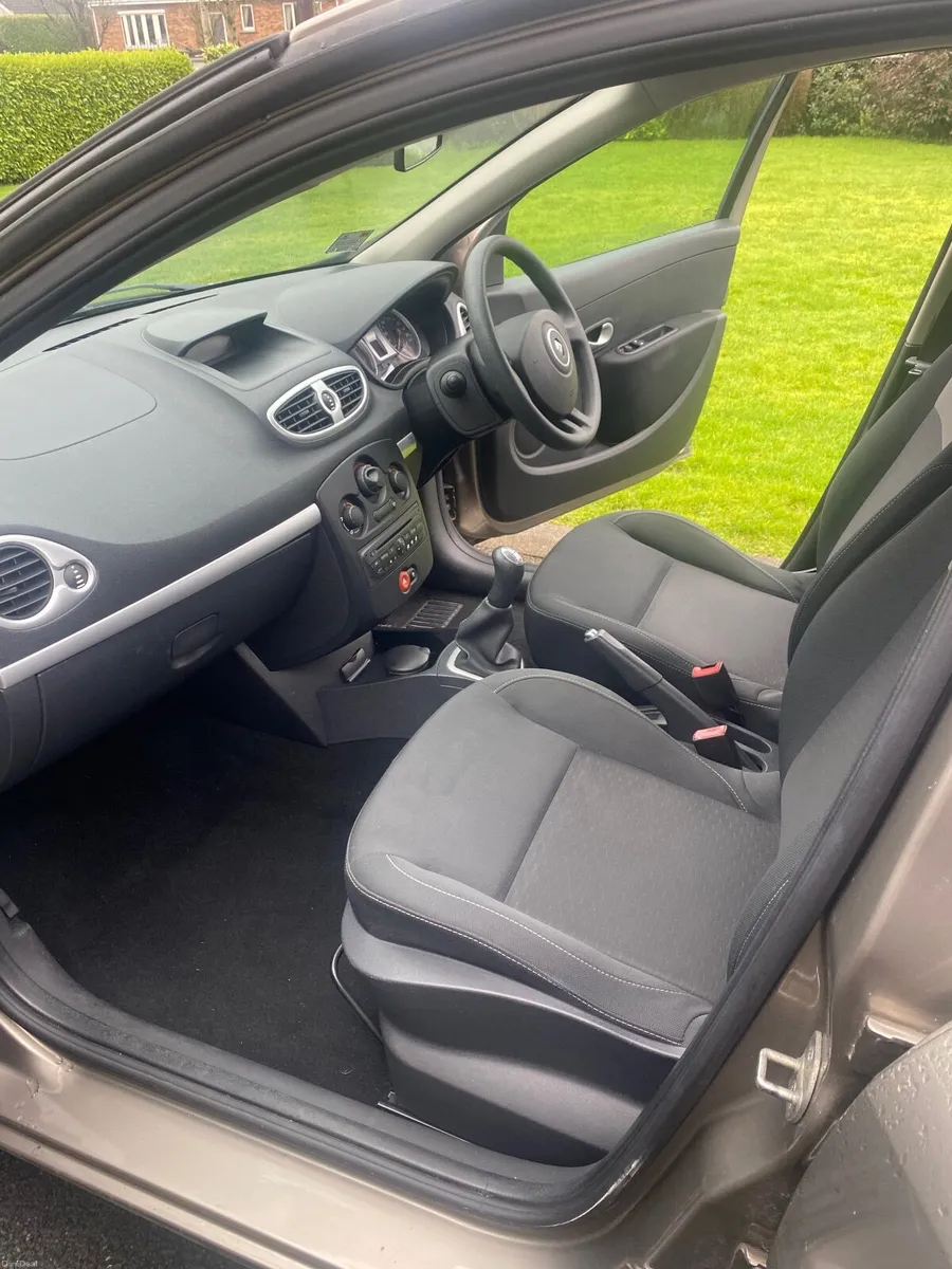 Renault Clio 2010 - Image 4