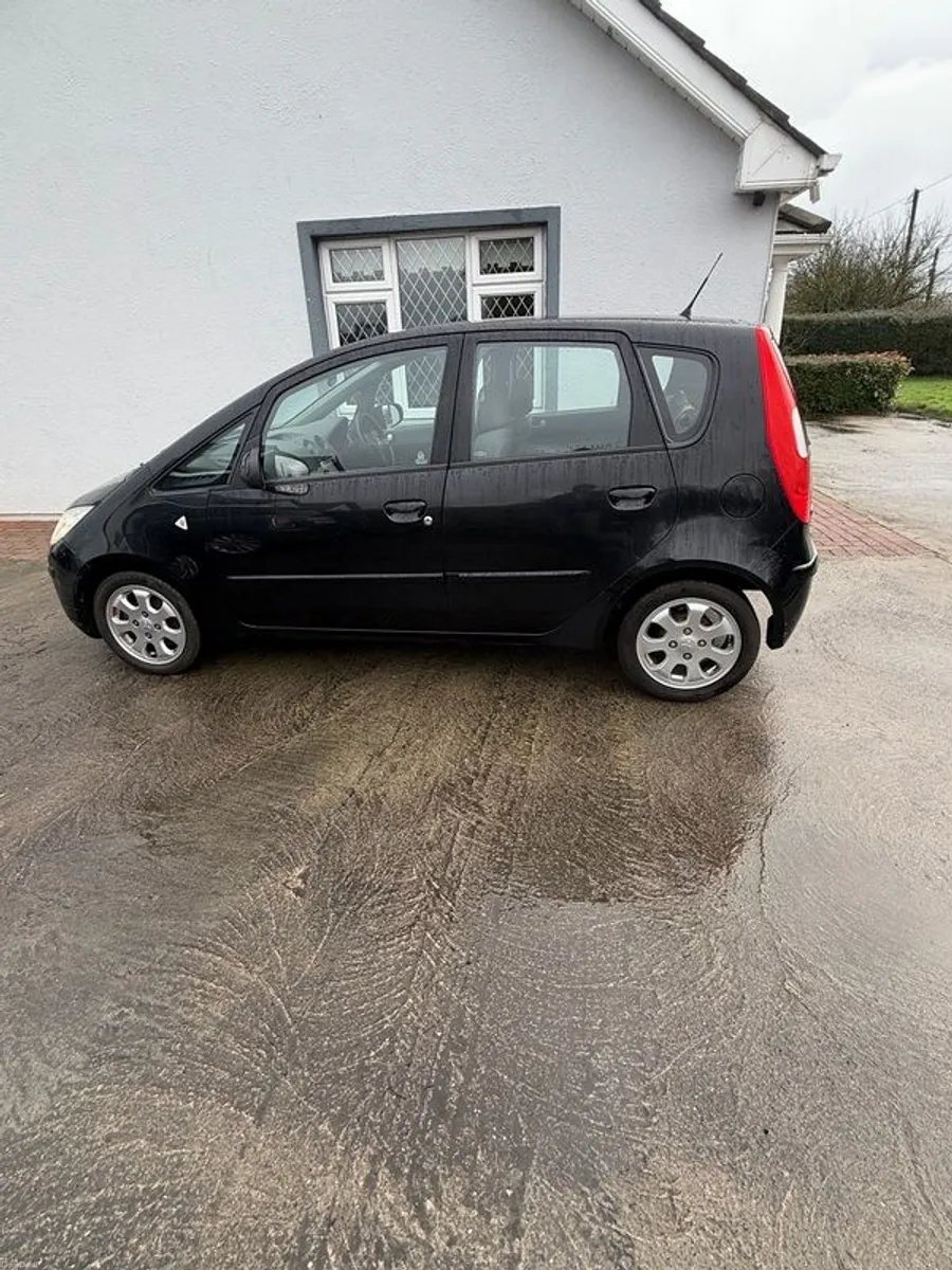 2005 Mitsubishi Colt - Image 3