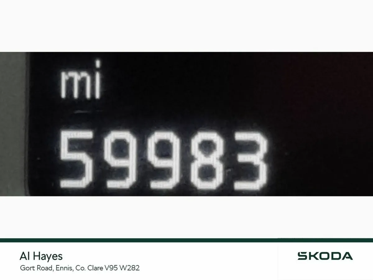 Skoda Octavia **TINY MILEAGE** 1.6TDI 115BHP - Image 4