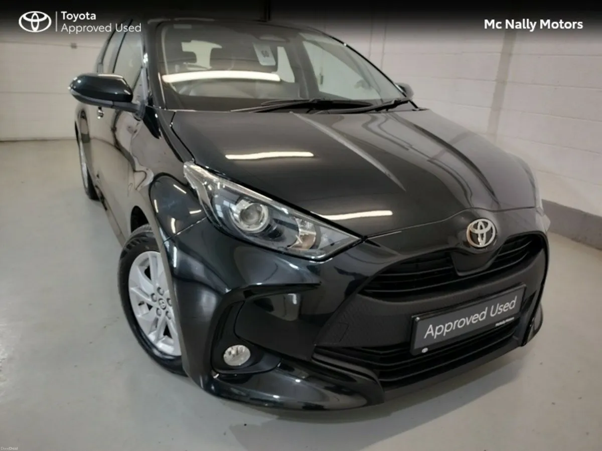 Toyota Yaris HYBRID 115 LUNA LOW KMS - Image 1