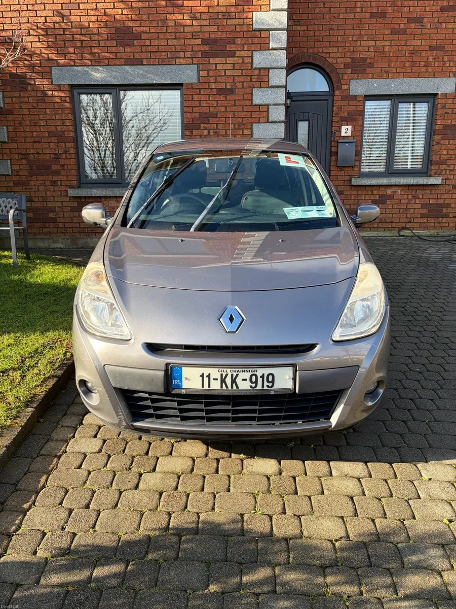 2011 Renault Clio - Image 1